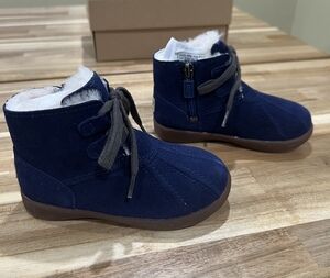 Toddler boy Ugg shoes size 6.5